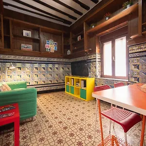 Arc House Only Adults Hostal